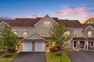 60 Lower Ridgeview Cir, East Stroudsburg, PA 18302 - Photo 3