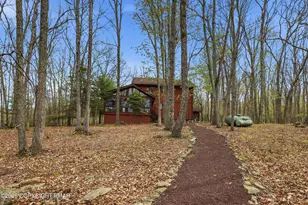 282 Blue Ridge Dr, Canadensis, PA 18325 - Photo 3