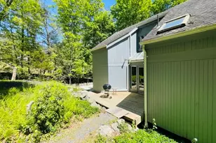 111 Little Doe Ln, East Stroudsburg, PA 18301 - Photo 3