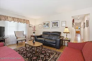 237 Huston Ave, Stroudsburg, PA 18360 - Photo 9
