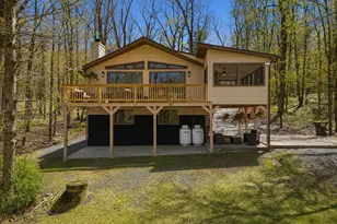 330 Surrey Dr, Hawley, PA 18428 - Photo 1
