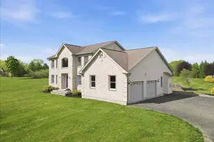 521 John Deere Dr, Sciota, PA 18354 - Photo 11