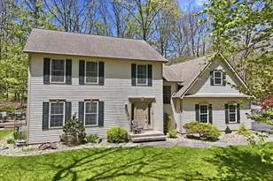 159 Anglemire Dr, Stroudsburg, PA 18360 - Photo 3