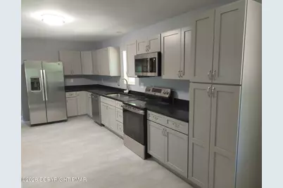  224 Kensington Drive, Bushkill, PA 18324 - Photo 7