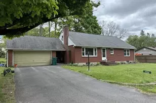 307 E Broad St, East Stroudsburg, PA 18301 - Photo 3