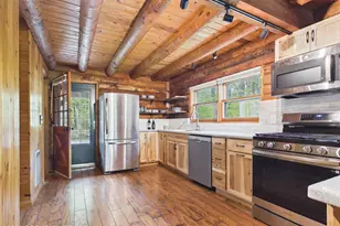 69 E Shore Dr, Hawley, PA 18428 - Photo 9
