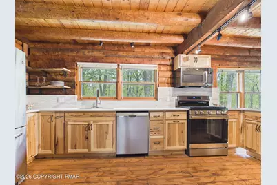  69 E Shore Drive, Hawley, PA 18428 - Photo 11