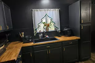 8111 Coco Dr, Pocono Summit, PA 18346 - Photo 7