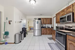2327 Woodcrest Dr, East Stroudsburg, PA 18302 - Photo 7