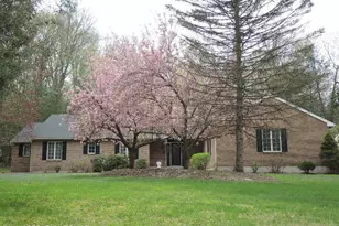 131 Bel Tor Dr, Stroudsburg, PA 18360 - Photo 1