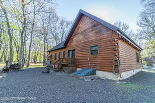 1160 Bluebird Ln, Bushkill, PA 18324 - Photo 41