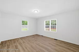 2407 Larkspur Dr, Stroudsburg, PA 18360 - Photo 11