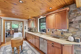 223 Huckleberry Ln, Buck Hill Falls, PA 18323 - Photo 15