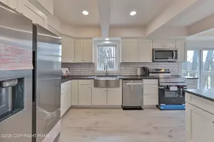 589 S Delaware Dr, Mount Bethel, PA 18343 - Photo 13