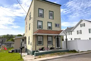 521 Oak St, Jim Thorpe, PA 18229 - Photo 1