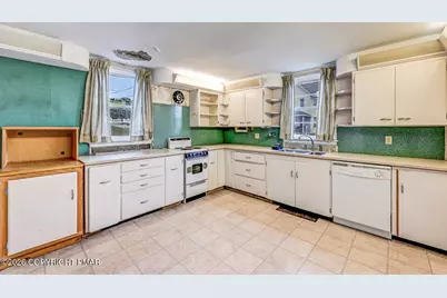  51 NW Hazen Avenue, Bangor, PA 18013 - Photo 11
