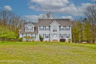 2556 Tacoma Dr, Blakeslee, PA 18610 - Photo 1