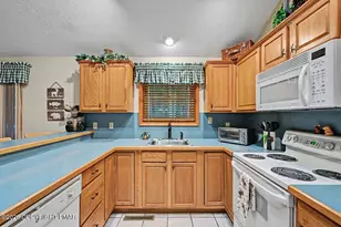 5522 Fox Run Road Rd, Pocono Pines, PA 18350 - Photo 13