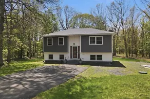 208 Depue Cir, Bushkill, PA 18324 - Photo 5