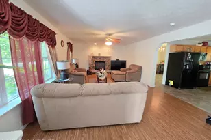 7470 Leila Ct, Tobyhanna, PA 18466 - Photo 3