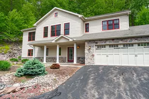 54 Bluestone Ct, Lake Harmony, PA 18624 - Photo 5