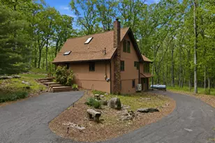 1517 Deer Run, Bushkill, PA 18324 - Photo 3
