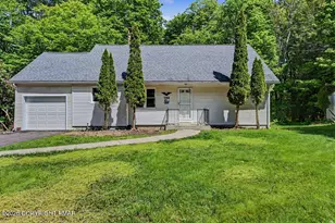754 Carlton Rd, Tobyhanna, PA 18466 - Photo 3