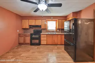 230 Carbon St, Lehighton, PA 18235 - Photo 71