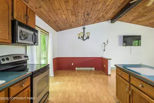 2289 Walnut Trail, Bushkill, PA 18324 - Photo 7