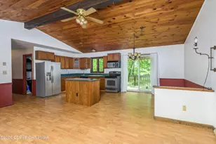 2289 Walnut Trail, Bushkill, PA 18324 - Photo 5