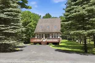 123 Wallenpaupack Dr, Greentown, PA 18426 - Photo 3