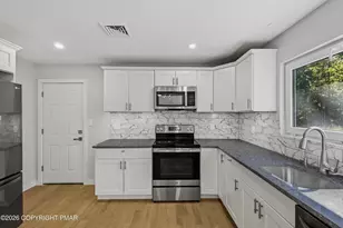 236 Lloyds Ln, Stroudsburg, PA 18360 - Photo 11