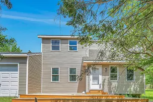 405 Skyline Dr, Blakeslee, PA 18610 - Photo 1