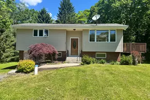 333 Shine Hill Rd, Henryville, PA 18332 - Photo 1