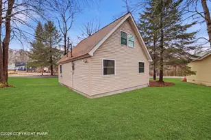 838 Country Pl Dr, Tobyhanna, PA 18466 - Photo 5
