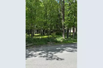  Lake Shore Dr 6, Pocono Lake, PA 18347 - Photo 3