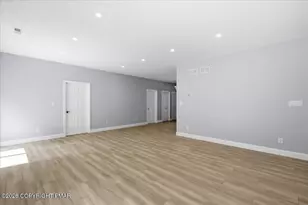 124 Wallenpaupack Dr, Greentown, PA 18426 - Photo 17