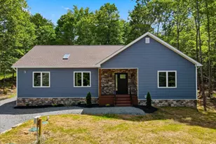 124 Wallenpaupack Dr, Greentown, PA 18426 - Photo 1