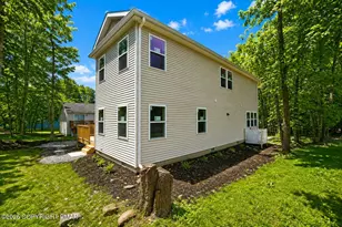 8585 Periwinkle Dr, Tobyhanna, PA 18466 - Photo 37