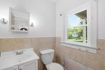  97 E Broad Street, East Stroudsburg, PA 18301 - Photo 17