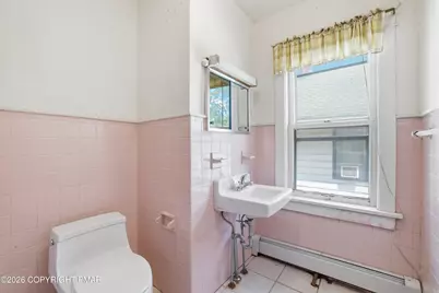  97 E Broad Street, East Stroudsburg, PA 18301 - Photo 23
