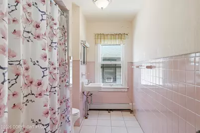  97 E Broad Street, East Stroudsburg, PA 18301 - Photo 27