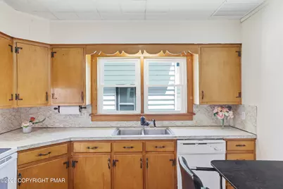  97 E Broad Street, East Stroudsburg, PA 18301 - Photo 13