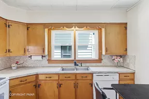 97 E Broad St, East Stroudsburg, PA 18301 - Photo 13