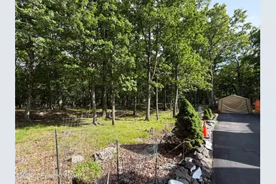  197 Hummingbird Trail, Bushkill, PA 18324 - Photo 29