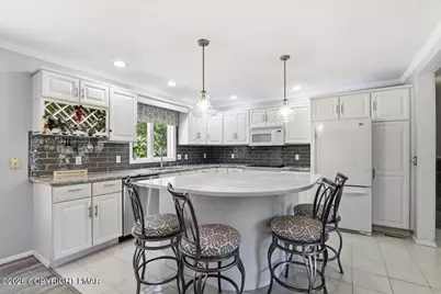  240 Oxford Circle, Stroudsburg, PA 18360 - Photo 21