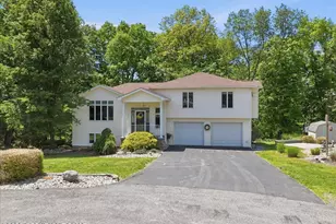 240 Oxford Cir, Stroudsburg, PA 18360 - Photo 5