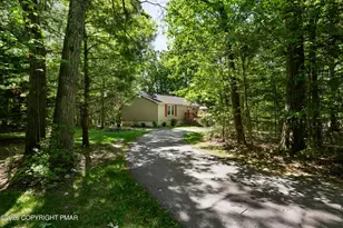 2338 Mountain Laurel Dr, Effort, PA 18330 - Photo 3
