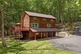 111 View Ct, East Stroudsburg, PA 18302 - Photo 1
