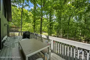 2044 Candlewood Dr, East Stroudsburg, PA 18301 - Photo 11